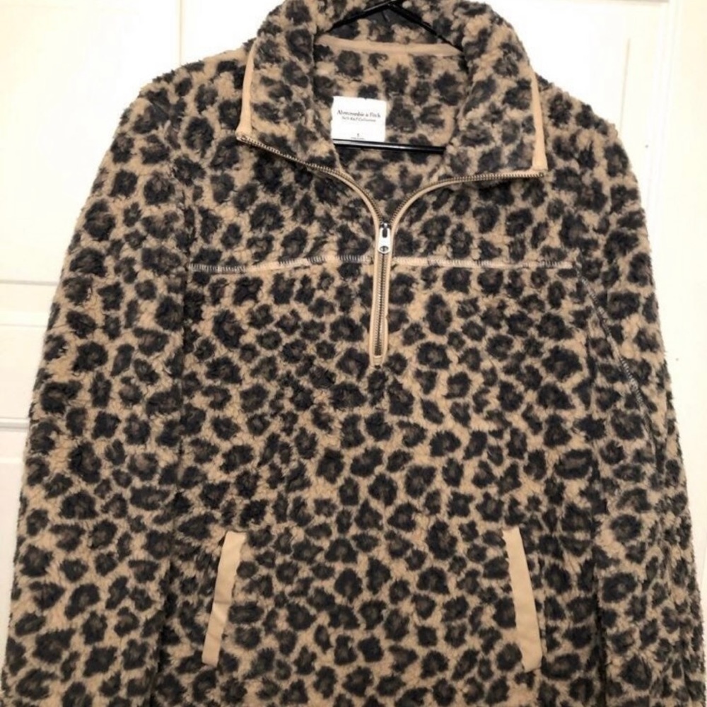 Abercrombie and Fitch Sherpa Sweatshirt!!